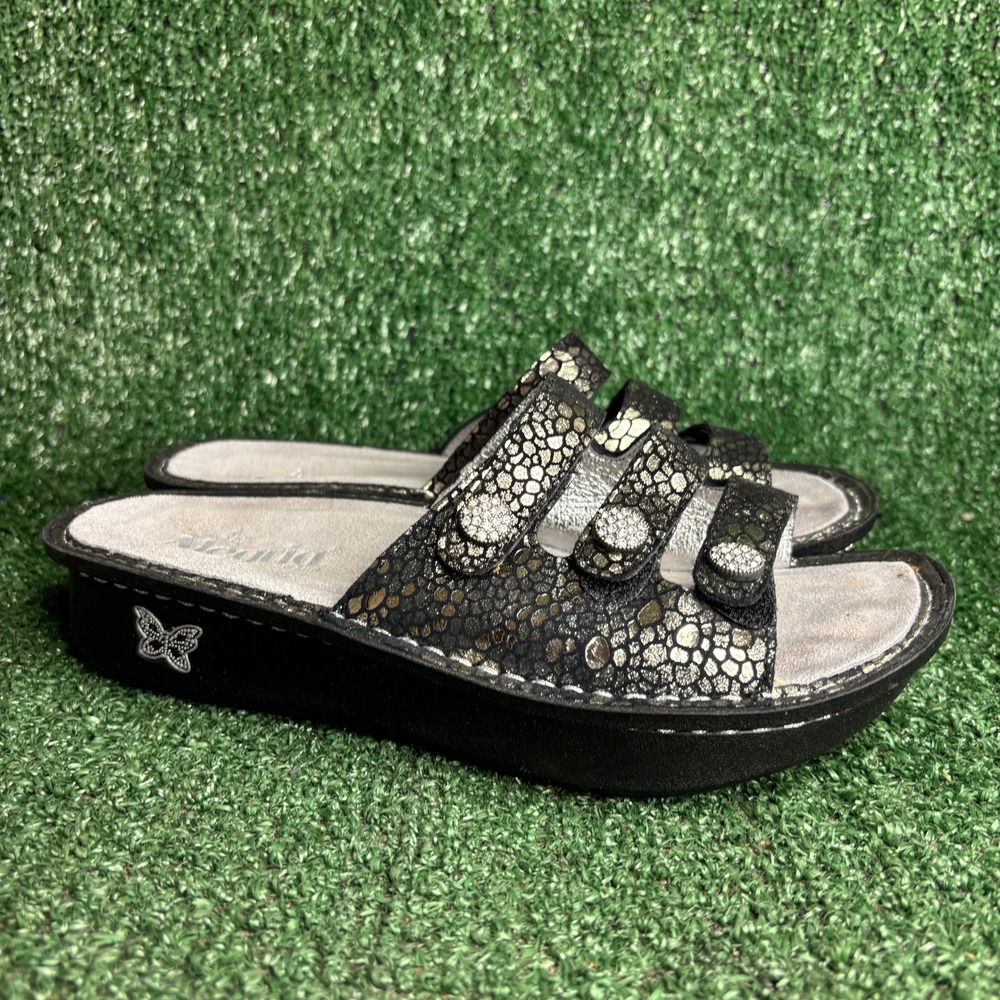 Alegria Fiona Metallic Pebble Leather Triple Strap Slide Black Sandal Womens 7.5
